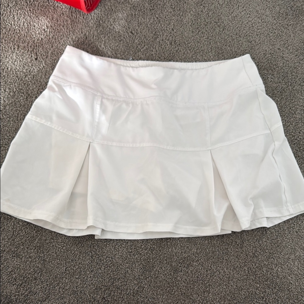 Stylish White Mini Skirt